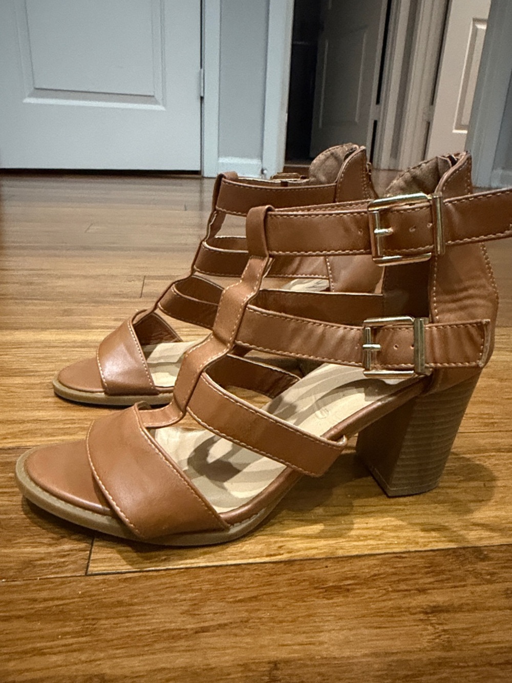 Women’s Strappy Block Heel Sandals in Tan size 8